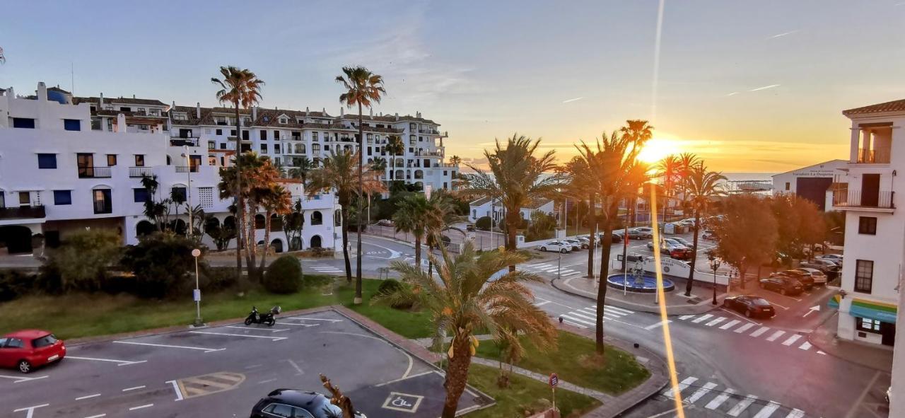 Puerto De La Duquesa Sea Views Lägenhet Manilva Exteriör bild